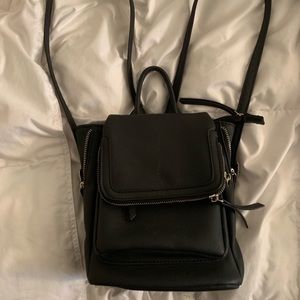 MINI BACKPACK - Black - like new